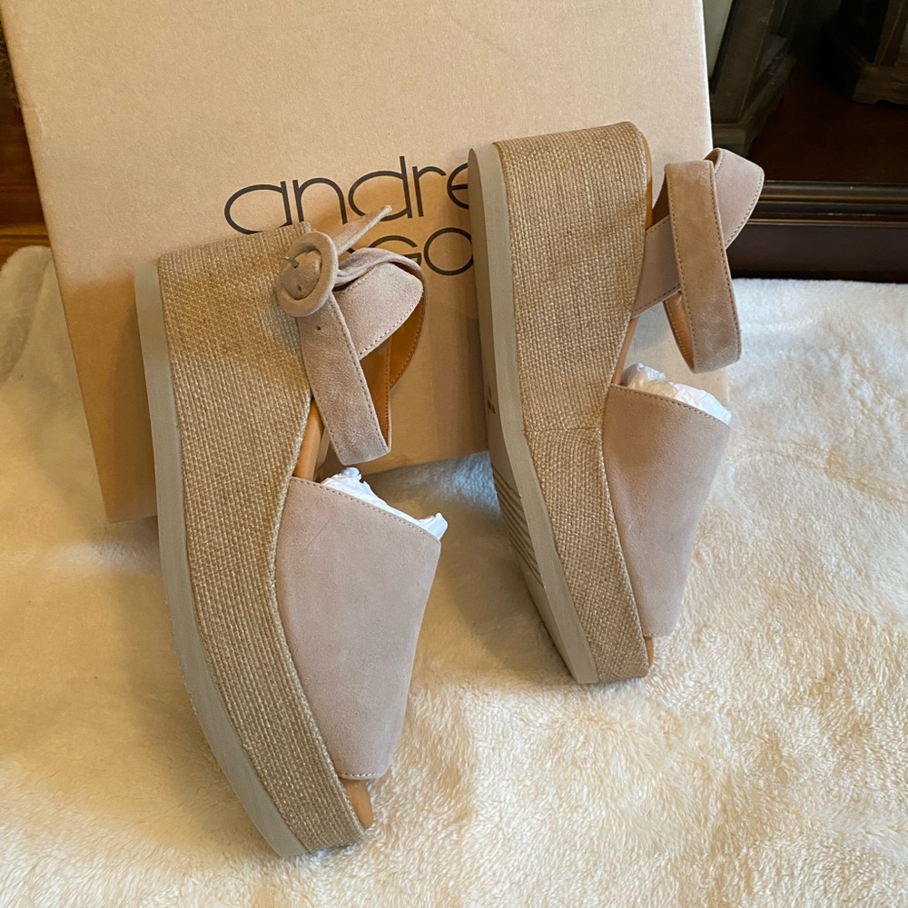 Andre Assous Women's Tan Sandals
